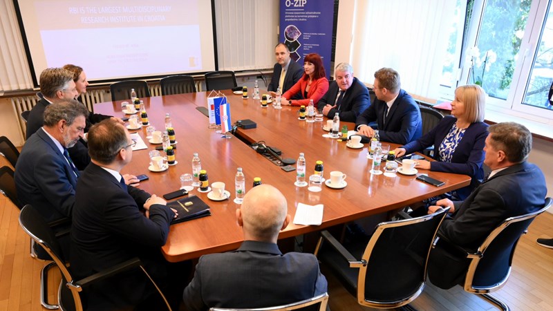Premijer Plenković posjetio Institut Ruđer Bošković, projekt O-ZIP ključan dio razvojne strategije Instituta